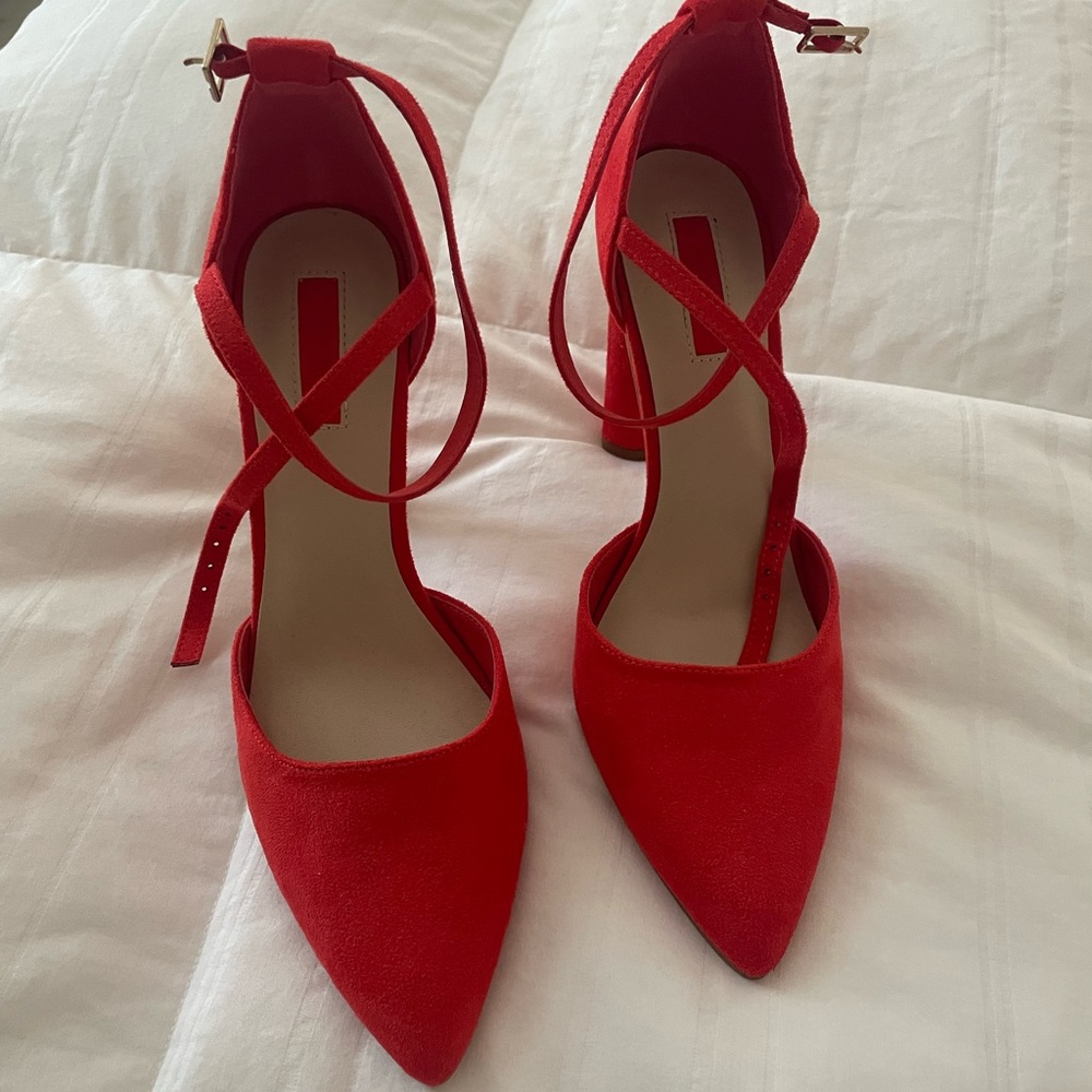 Red Heels - Picture 2 of 3